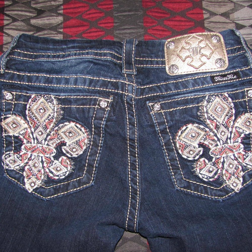 Miss Me Jeans Size 26 x 31 Signature Slim Boot Low Rise Embellished